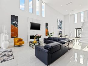 81 S Royal Poinciana Blvd, Miami Springs FL 33166