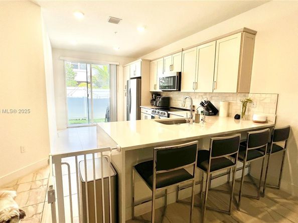 181 SW 170th Ave, Pembroke Pines FL 33027
