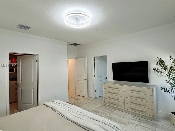 181 SW 170th Ave, Pembroke Pines FL 33027