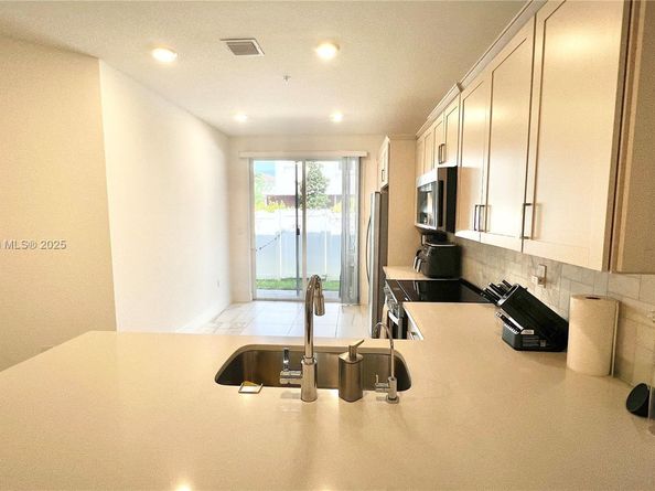 181 SW 170th Ave, Pembroke Pines FL 33027