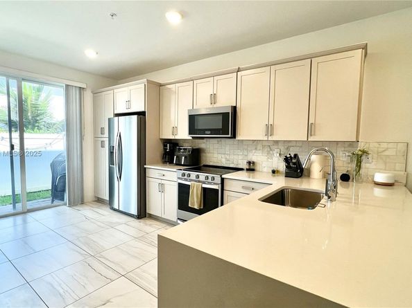 181 SW 170th Ave, Pembroke Pines FL 33027