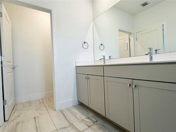 181 SW 170th Ave, Pembroke Pines FL 33027
