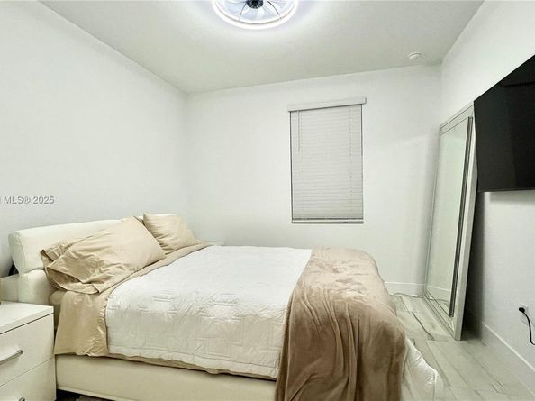 181 SW 170th Ave, Pembroke Pines FL 33027
