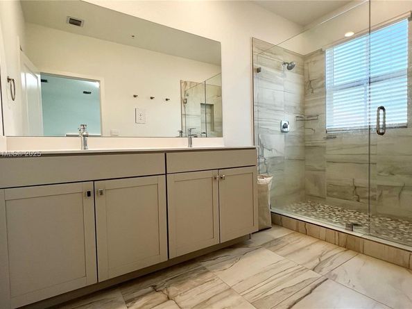 181 SW 170th Ave, Pembroke Pines FL 33027
