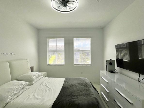 181 SW 170th Ave, Pembroke Pines FL 33027