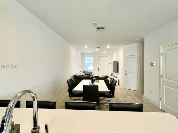 181 SW 170th Ave, Pembroke Pines FL 33027