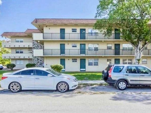 7505 SW 82nd St 211, Miami FL 33143
