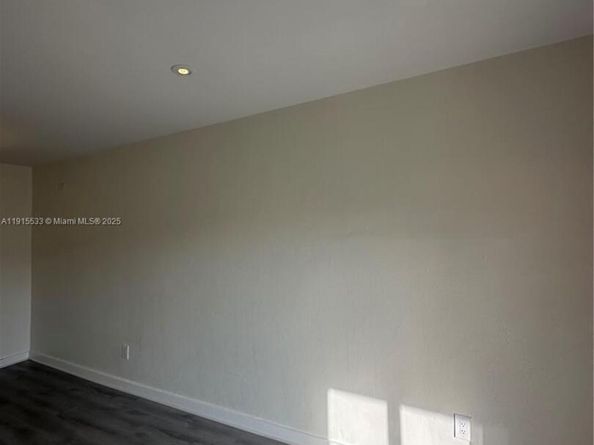 7505 SW 82nd St 211, Miami FL 33143