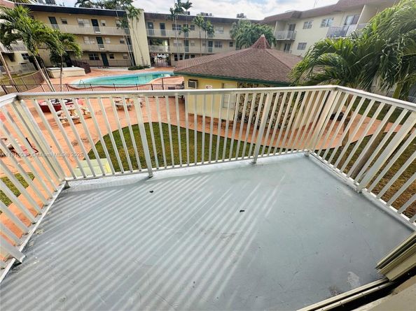 7505 SW 82nd St 211, Miami FL 33143