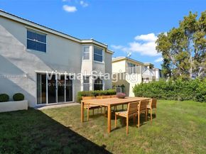 9042 Dupont Pl, Wellington FL 33414