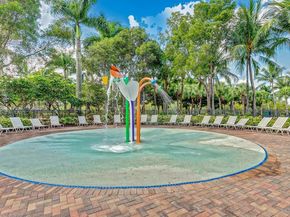 9042 Dupont Pl, Wellington FL 33414