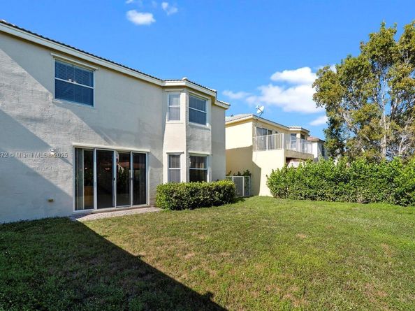 9042 Dupont Pl, Wellington FL 33414