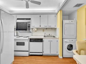 3731 N Country Club Dr 1223, Aventura FL 33180