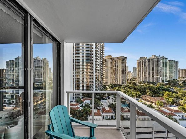 3731 N Country Club Dr 1223, Aventura FL 33180