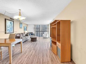 3731 N Country Club Dr 1223, Aventura FL 33180