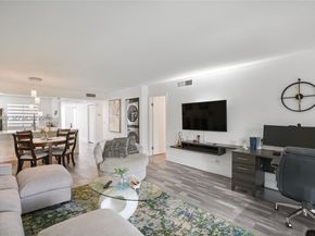 380 Racquet Club Rd 204, Weston FL 33326