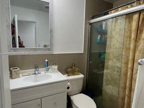 19570 NW 55th Cir Pl, Miami Gardens FL 33055