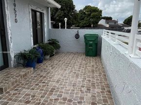 19570 NW 55th Cir Pl, Miami Gardens FL 33055