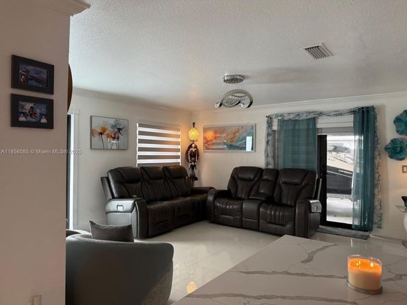 19570 NW 55th Cir Pl, Miami Gardens FL 33055