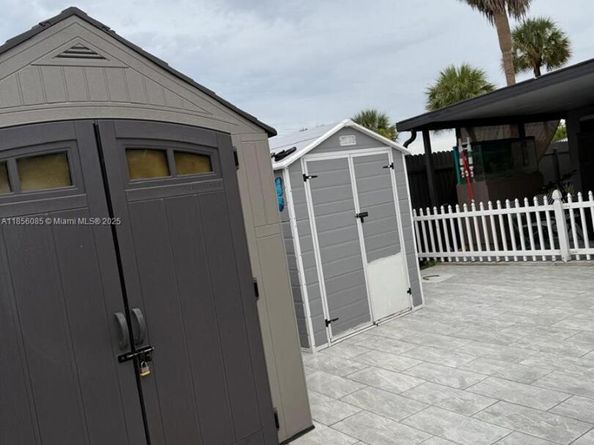 19570 NW 55th Cir Pl, Miami Gardens FL 33055