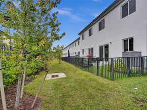 5000 SW 37th St, Pembroke Park FL 33023