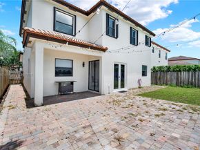 557 SE 37th Place, Homestead FL 33033