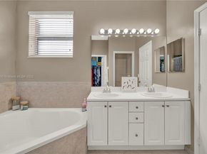 557 SE 37th Place, Homestead FL 33033