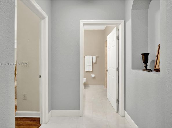 557 SE 37th Place, Homestead FL 33033
