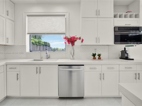 557 SE 37th Place, Homestead FL 33033