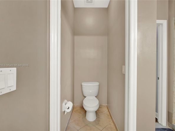 557 SE 37th Place, Homestead FL 33033