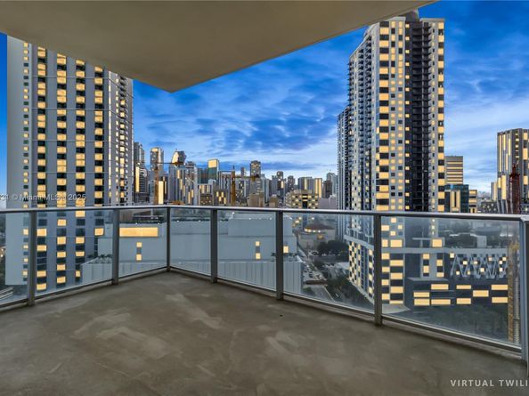 851 NE 1st Ave 1611, Miami FL 33132