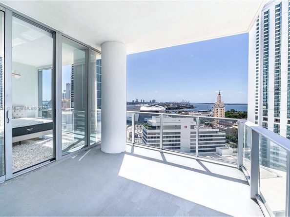 851 NE 1st Ave 1611, Miami FL 33132