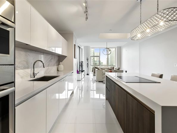 851 NE 1st Ave 1611, Miami FL 33132