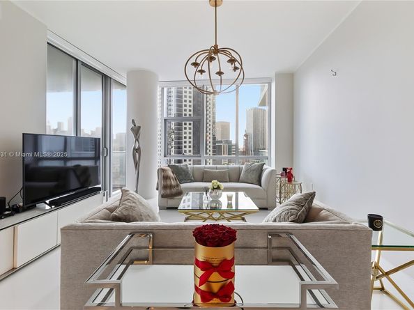851 NE 1st Ave 1611, Miami FL 33132
