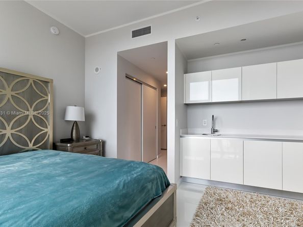 851 NE 1st Ave 1611, Miami FL 33132