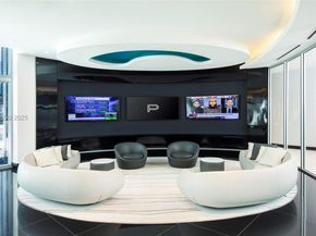 851 NE 1st Ave 1611, Miami FL 33132