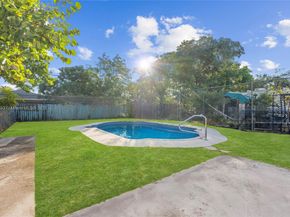 832 N C St, Lake Worth FL 33460