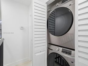 11611 NW 11th St 11611, Pembroke Pines FL 33026