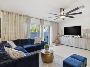 11611 NW 11th St 11611, Pembroke Pines FL 33026