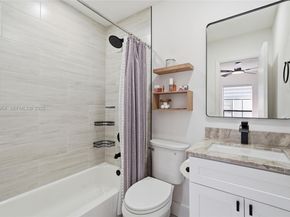 11611 NW 11th St 11611, Pembroke Pines FL 33026