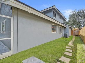 1321 SW 102nd Ave, Pembroke Pines FL 33025