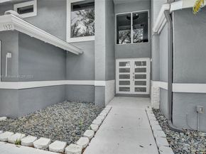 1321 SW 102nd Ave, Pembroke Pines FL 33025