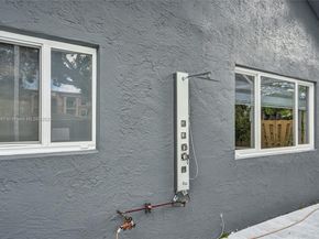 1321 SW 102nd Ave, Pembroke Pines FL 33025