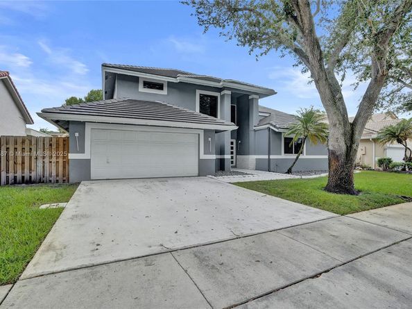 1321 SW 102nd Ave, Pembroke Pines FL 33025