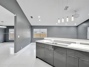 1321 SW 102nd Ave, Pembroke Pines FL 33025