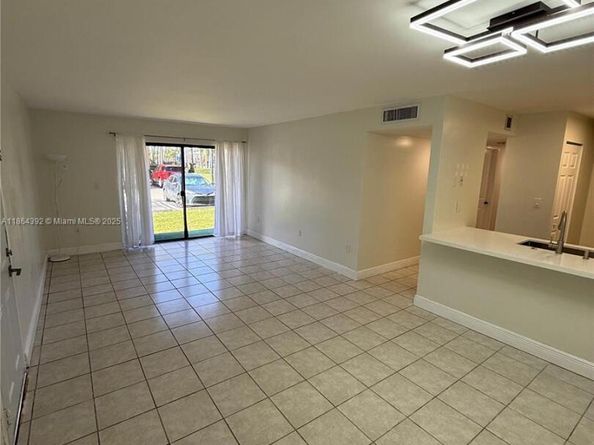15620 SW 80th St H101, Miami FL 33193