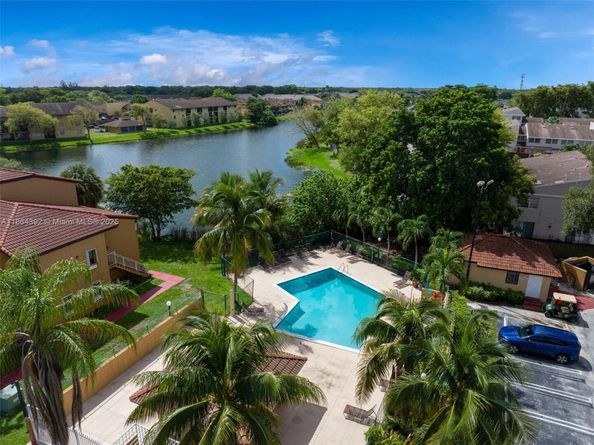 15620 SW 80th St H101, Miami FL 33193