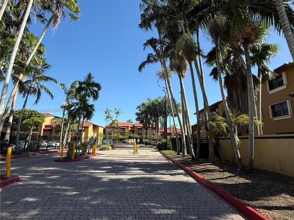 15620 SW 80th St H101, Miami FL 33193