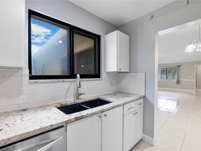 9518 SW 1st Ct 21S, Coral Springs FL 33071