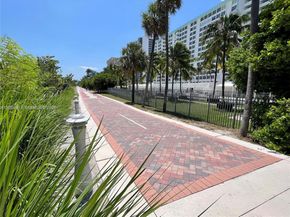 2899 Collins Ave 724, Miami Beach FL 33140